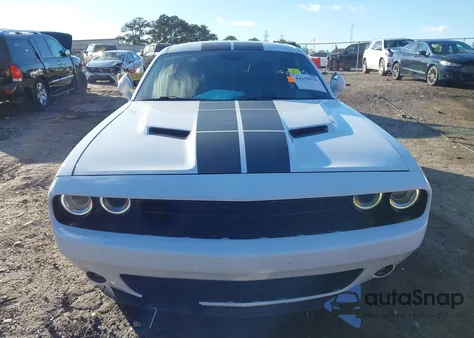 2016 Dodge Challenger Sxt Plus z USA, uszkodzony, nr VIN 2C3CDZAG0GH337909